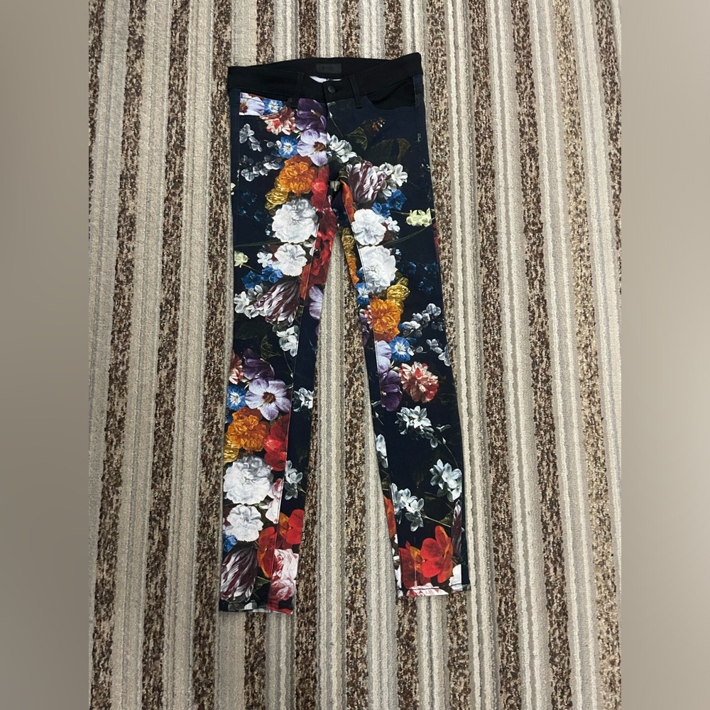 Koral Anthropology Women's 5 pocket Floral Skinny Jeans - Multicolor on Black